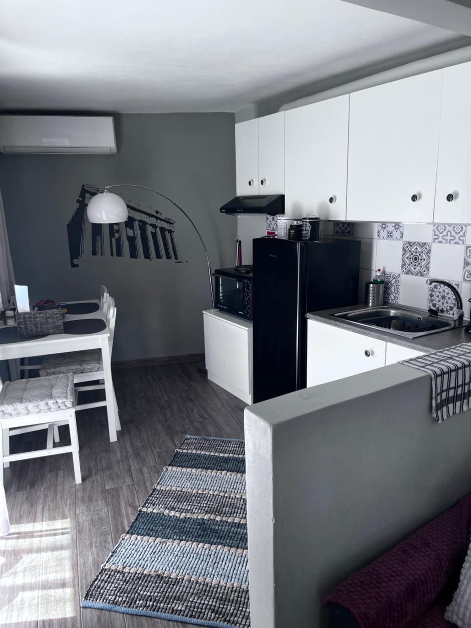 Cozy Studio Apartment In The Heart Of Athens Ngoại thất bức ảnh
